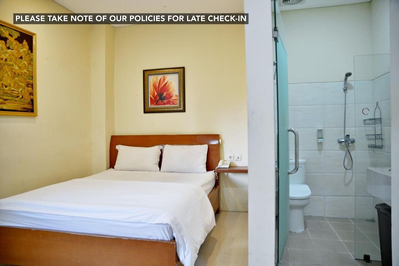 Kemang Eleven Hotel Jakarta Ngoại thất bức ảnh