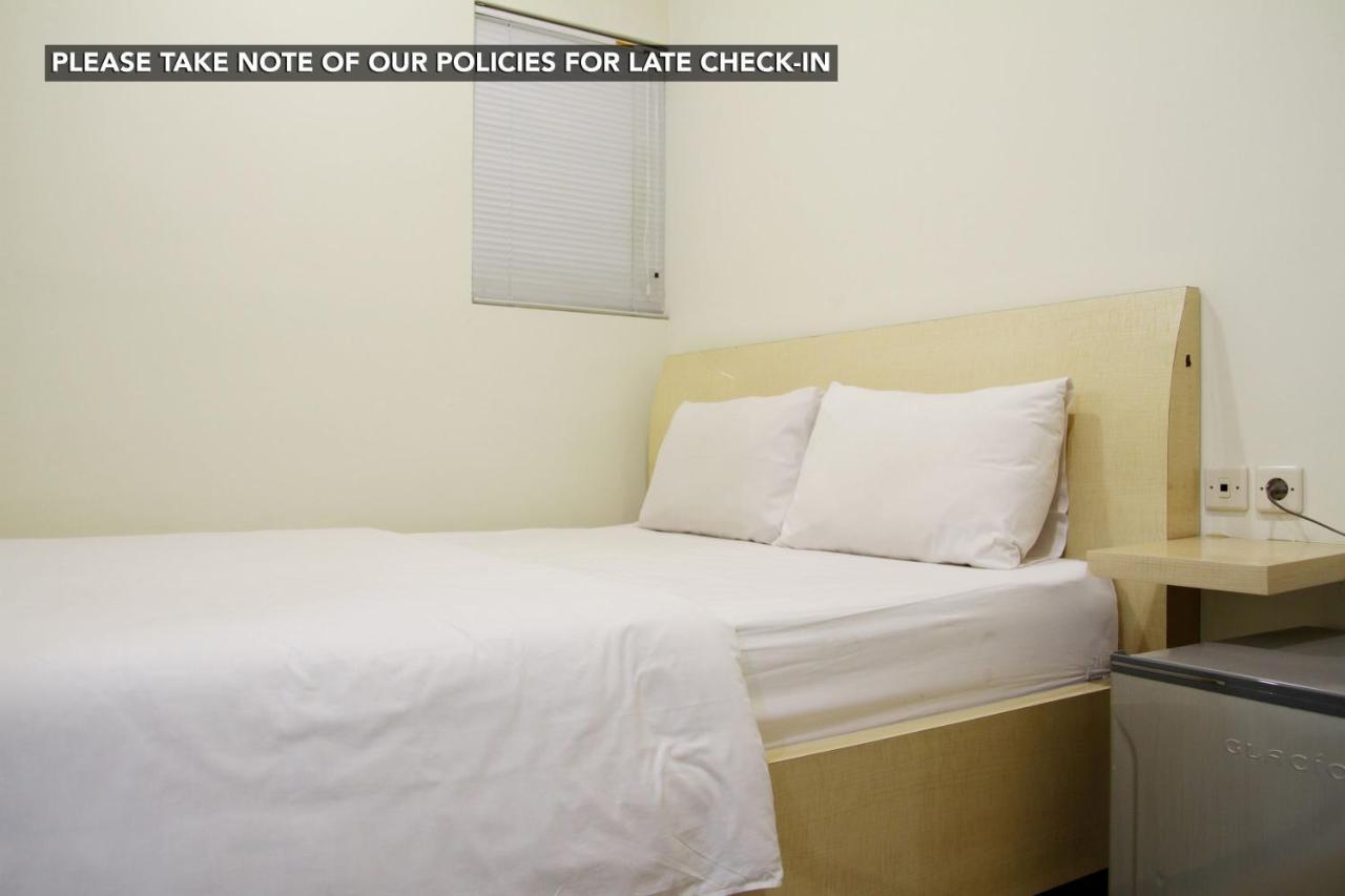 Kemang Eleven Hotel Jakarta Ngoại thất bức ảnh