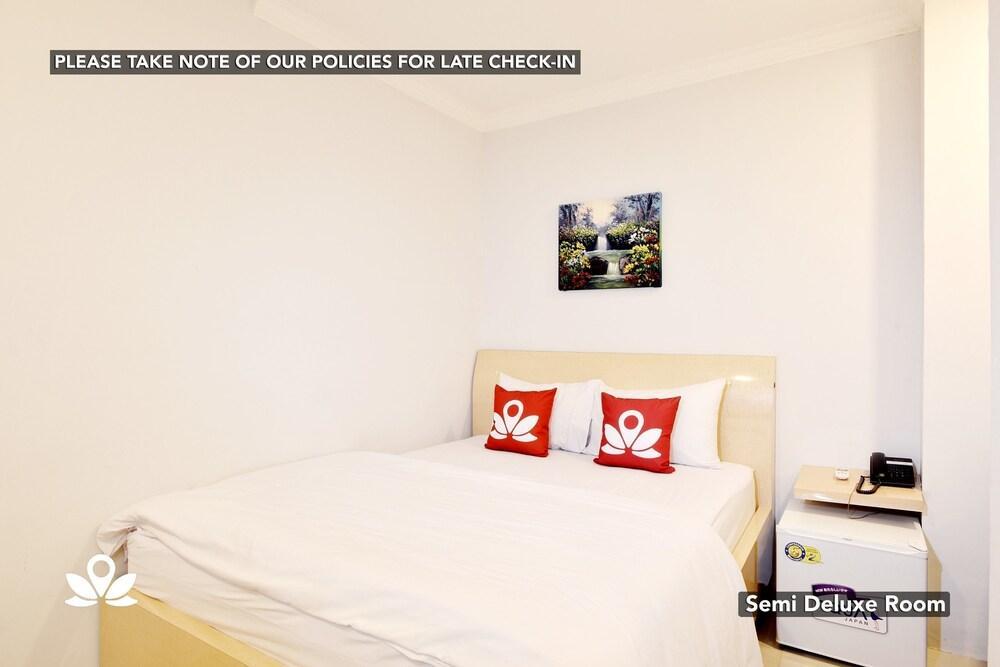 Kemang Eleven Hotel Jakarta Ngoại thất bức ảnh
