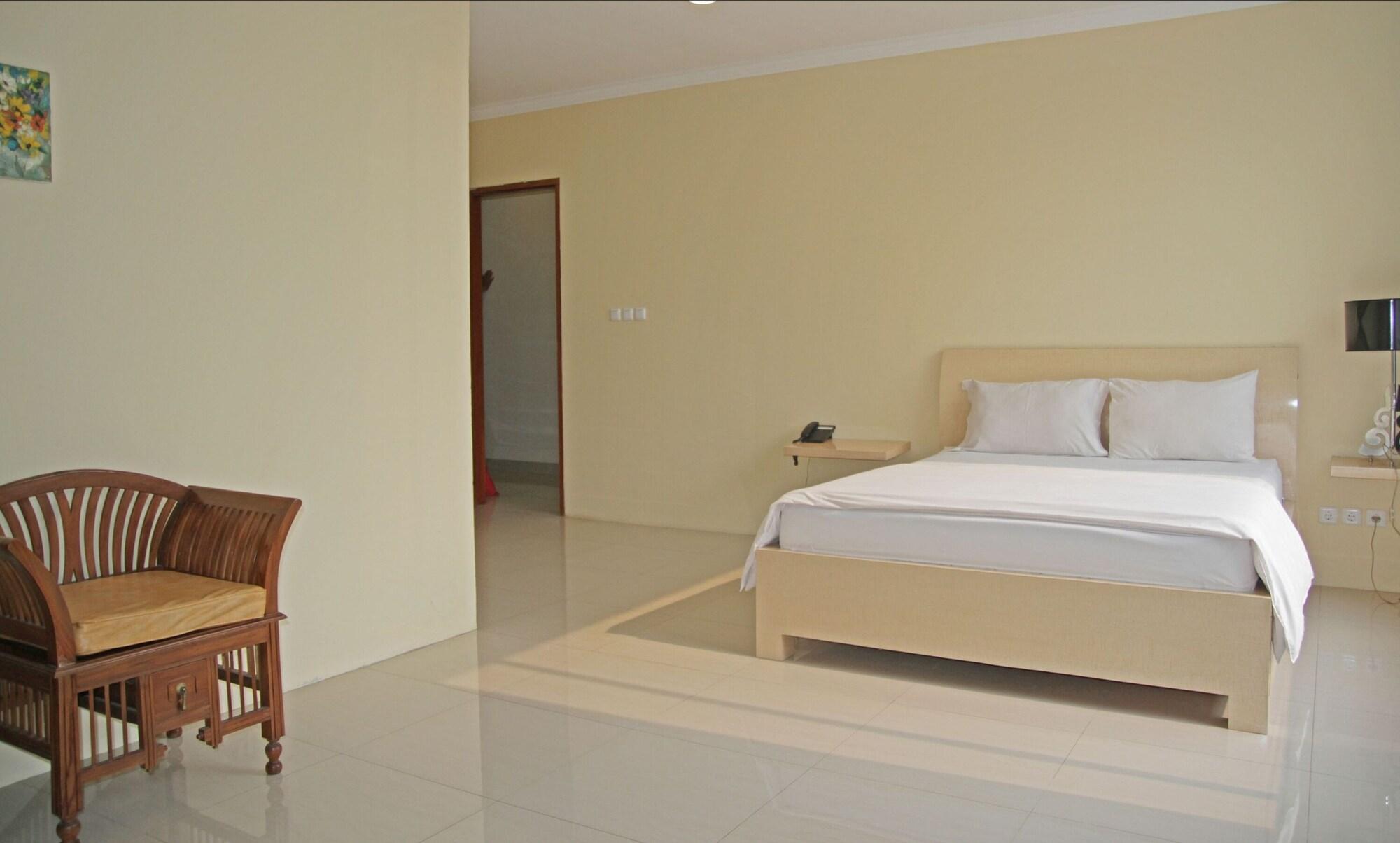 Kemang Eleven Hotel Jakarta Ngoại thất bức ảnh