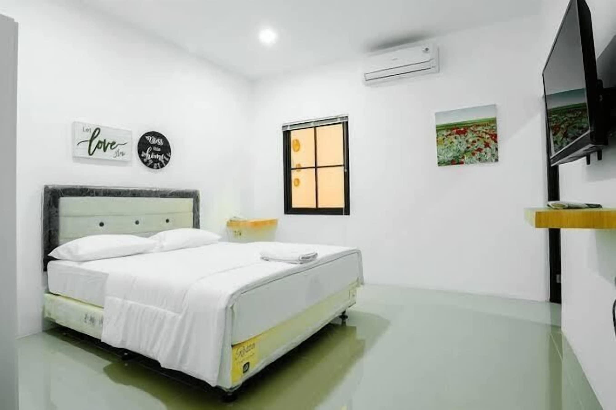 Kemang Eleven Hotel Jakarta Ngoại thất bức ảnh