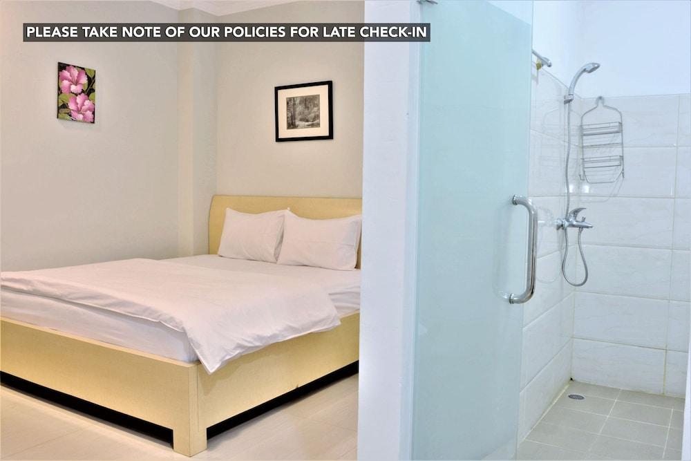 Kemang Eleven Hotel Jakarta Ngoại thất bức ảnh