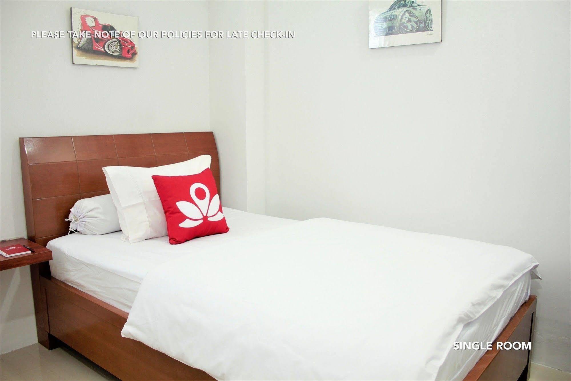 Kemang Eleven Hotel Jakarta Ngoại thất bức ảnh