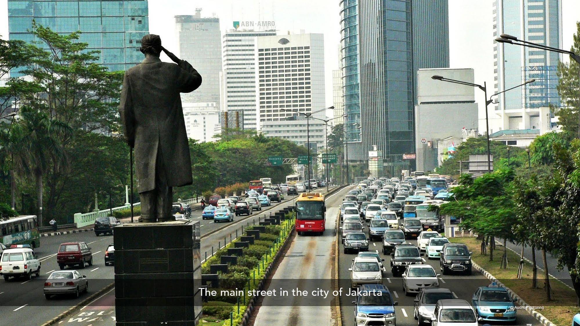 Kemang Eleven Hotel Jakarta Ngoại thất bức ảnh